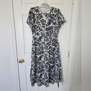 Flowy Leaf Print Dress w slit - Size L
